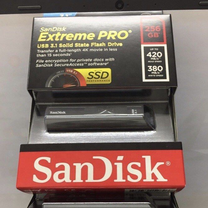 SanDisk Extreme Pro USB 3.1 Solid State Portable Flash Drive