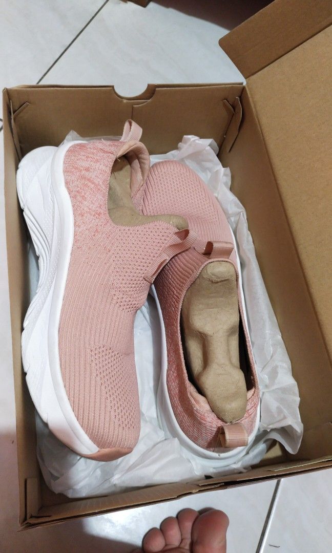 Skechers central park on sale