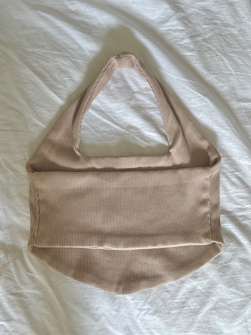 Shop Florice Corset-Like Halter Top (Category: Sleeveless) located in Pasig City. Submitted by billiesells (Listing ID 1254723352, Image 2). Description: Size S-semi M. Never washed or worn out, tried on to fit. Looks like the third pic when worn but this one is more cropped + a bit rounded sa bottom Rfs: doesn't fit me well.