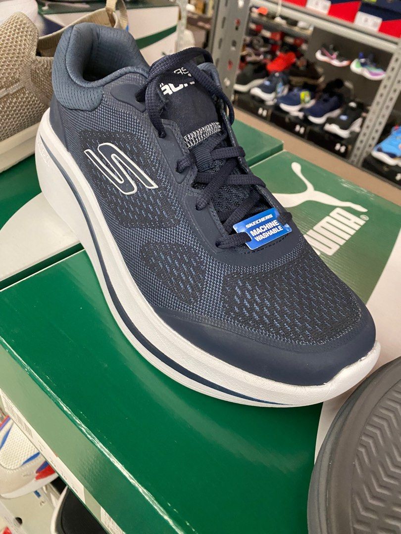Skechers kelowna top