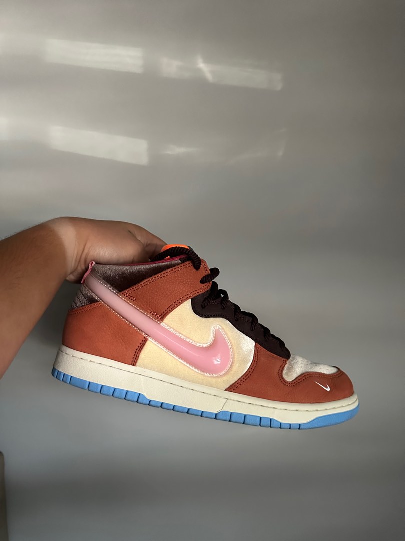 Social Status x Dunk Mid 'Chocolate Milk', Men's Fashion, Footwear