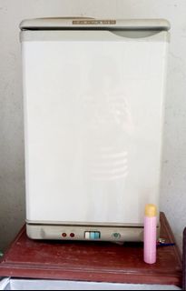(Category: ) located in . Submitted by decluttering_is_fun_by_dr_a (Listing ID 1154909329, Image 1). Description: .