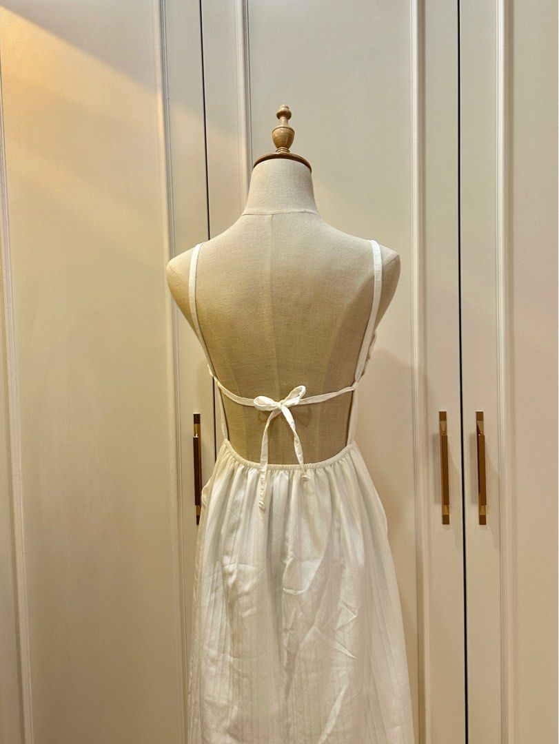 Summer backless breezy white dress, Women's Fashion, Dresses & Sets,  Dresses on Carousell