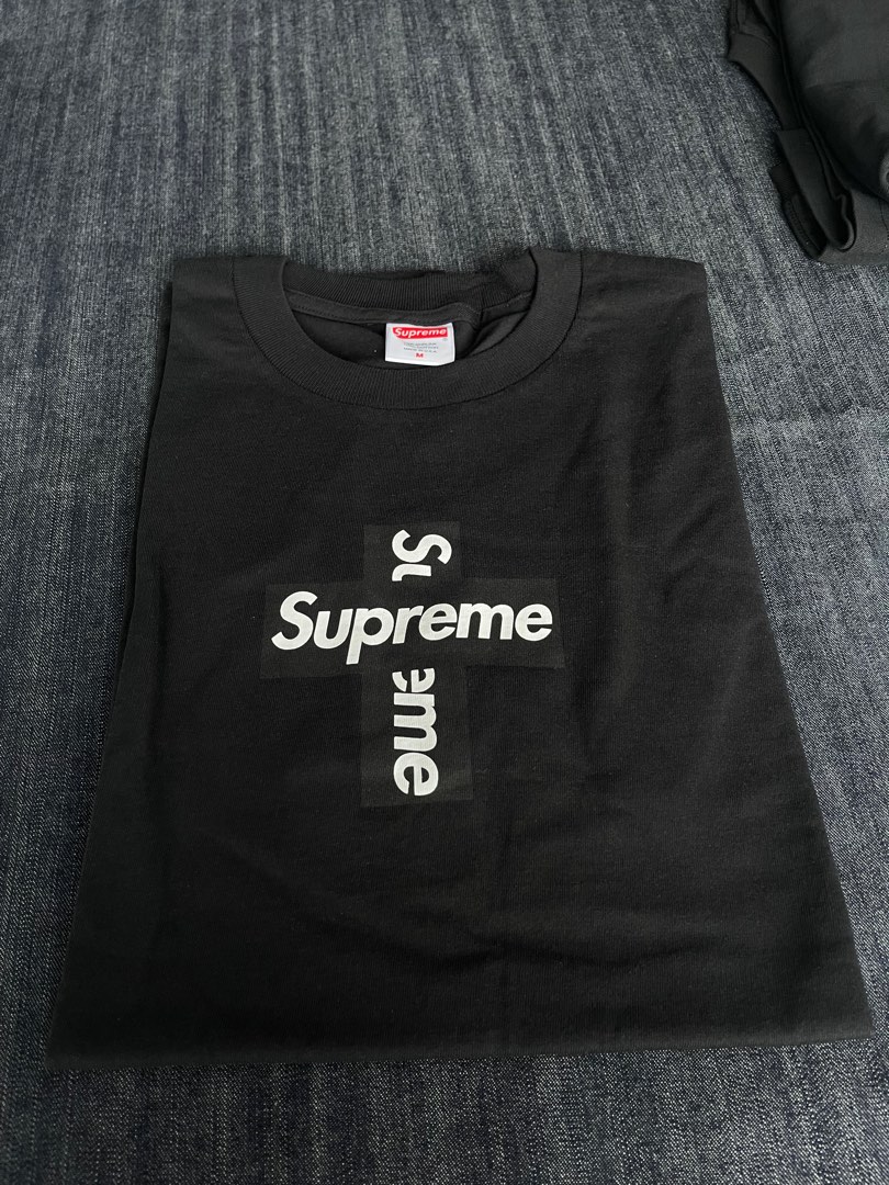 Supreme cross box logo tee size M 95%new, 男裝, 上身及套裝, T