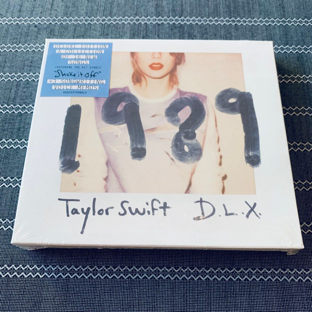 Taylor Swift 1989 (Deluxe Edition) [Imported Edition] CD, Hobbies & Toys, Music & Media, CDs