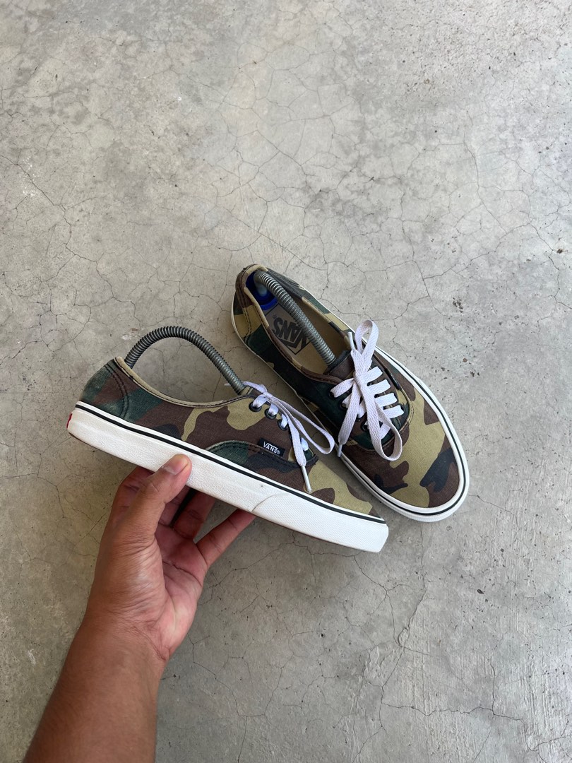 womens camo vans