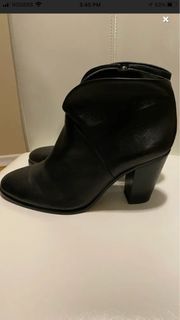 Vince Camuto leather booties Sz 10