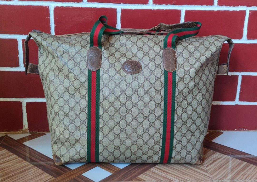 VINTAGE GUCCI SHERRY LINE ACCESSORY COLLECTION (Category: Luxury Bags & Wallets) located in Digos. Submitted by emmanuel28 (Listing ID 1254801594, Image 1). Description: VINTAGE GUCCI SHERRY LINE PANG DISPLAY NYO ✨😁🤗😍 MONOGRAM MADE IN ITALY AUTHENTIC, CODED 💯 MATERIAL: *EXTERIOR: PVC INTERNAL: CANVAS MAIN ISSUES *NEED LEATHER REPLACEMENT *SMALL WEAR AT UPPER CORNER ON PVC( SEE 9TH PHOTO) pa restore nyo nalang, do the math how much would it co