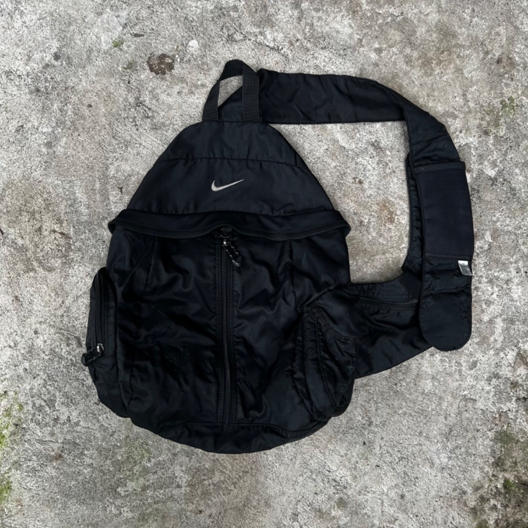 Vintage Nike Crossbody Bag, Men's Fashion, Bags, Backpacks on Carousell