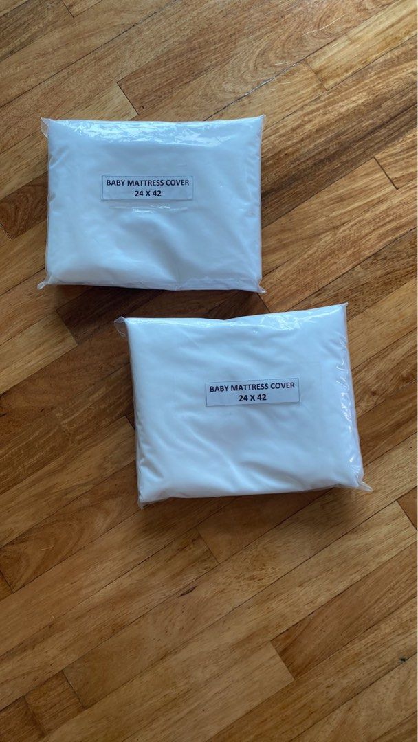 Plastic cover for discount baby mattress
