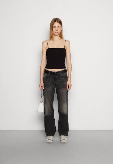 Weekday Arrow Straight Jeans (Category: Jeans) located in Quezon City. Submitted by hanas.declutter (Listing ID 1254719901, Image 1). Description: - bought for 40 euros - pretty long - jeans in good condition but tag has been worn down - 24 waist.