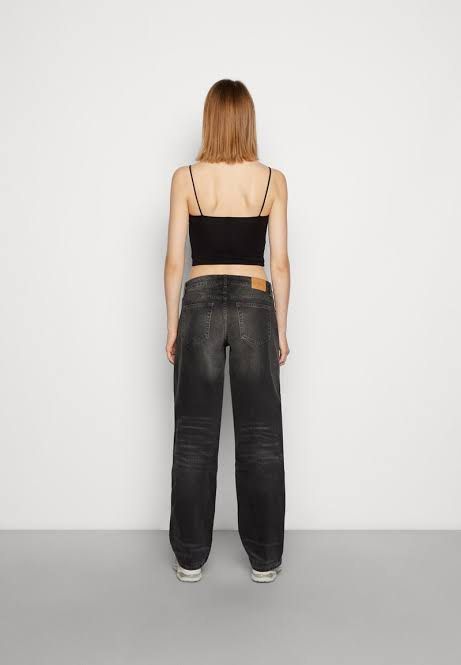 Weekday Arrow Straight Jeans (Category: Jeans) located in Quezon City. Submitted by hanas.declutter (Listing ID 1254719901, Image 2). Description: - bought for 40 euros - pretty long - jeans in good condition but tag has been worn down - 24 waist.