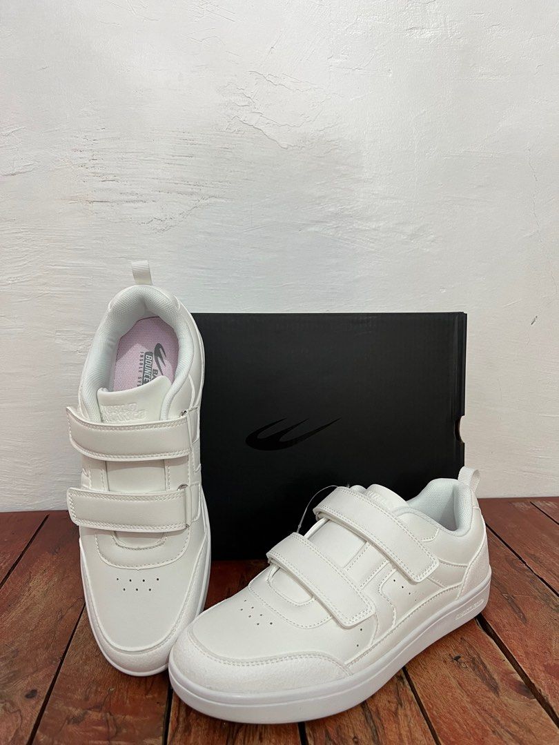 White world balance shoes top