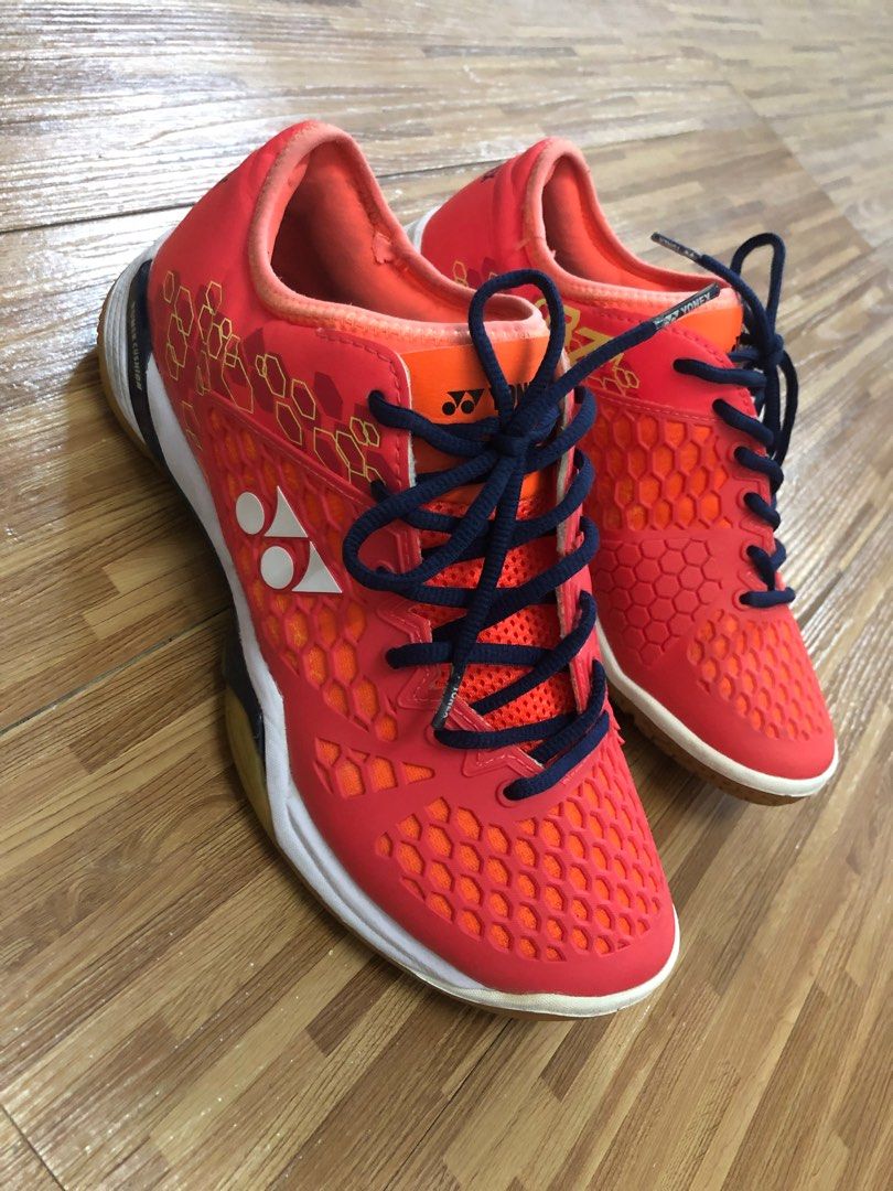 Coral discount red shoes