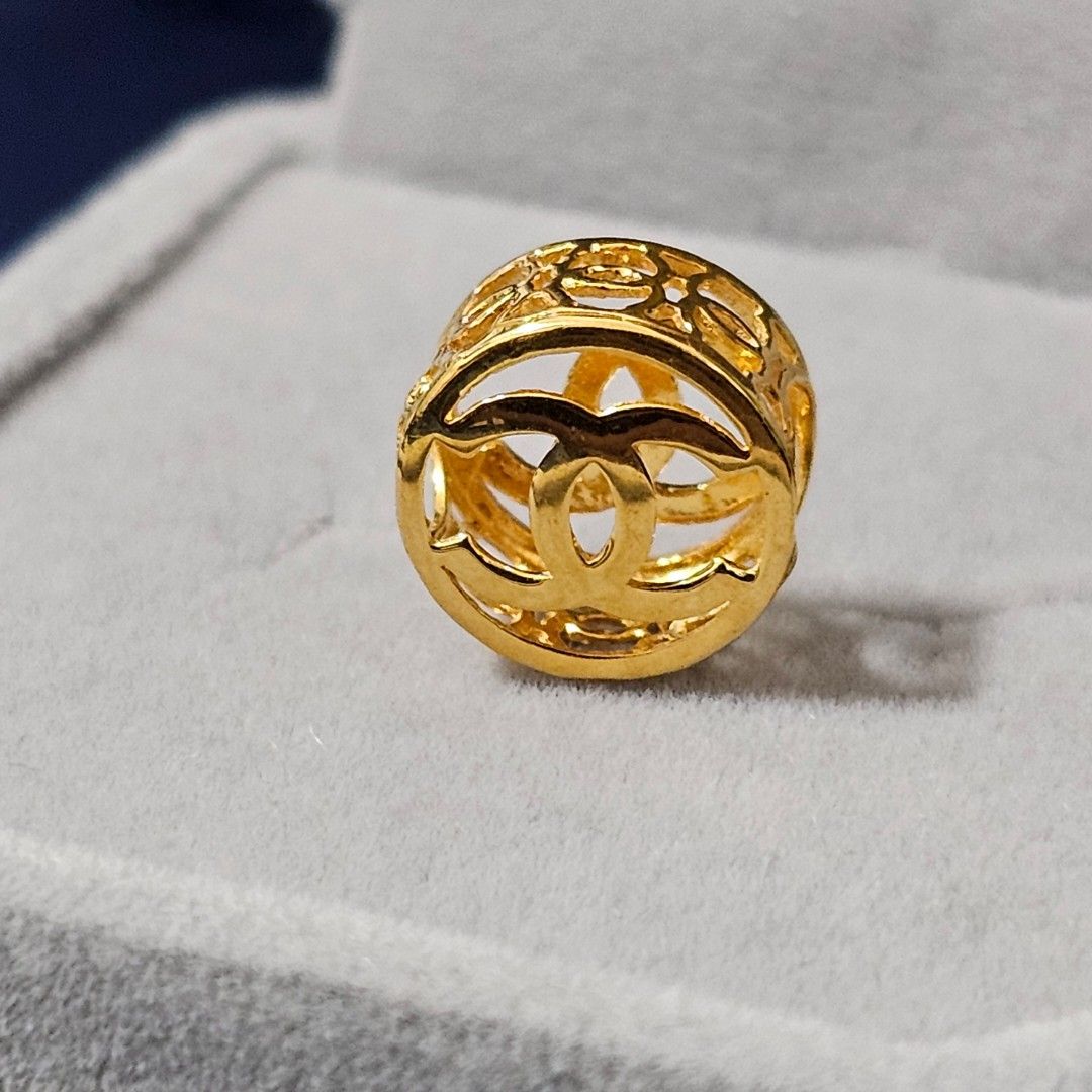 Gold charm ring deals