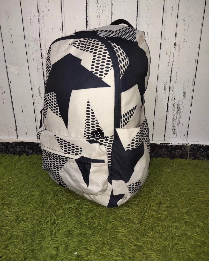 ADIDAS CLASSIC ID GRAPHIC BACKPACK RAW WHITE Fesyen Pria Tas