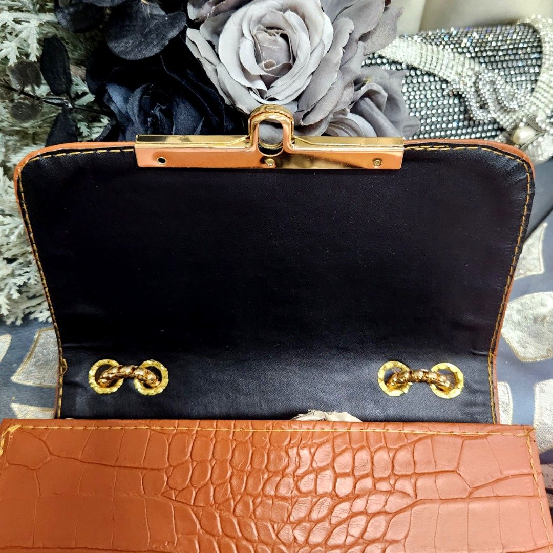 Globe clutch bag online