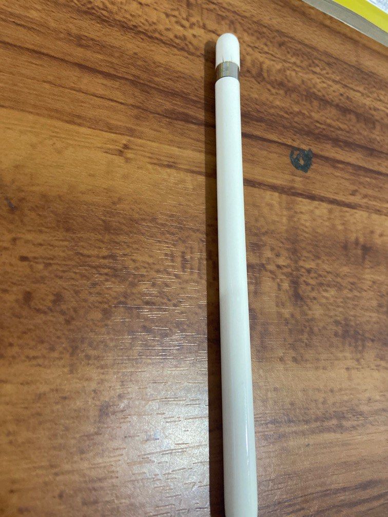 Defective Apple pencil 1 (Category: Other Mobile & Gadget Accessories) located in Cebu City. Submitted by makeupdontbreakup (Listing ID 1254826692, Image 2). Description: Defective - doesnt connect - no response i brought it to a repair place and they said it can be fixed but buy at ur own risk Rfs: not compatible w my new ipad , using apple pencil 2 now.