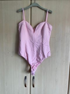 AUTH ZARA BABY PINK RUNS SMALL FITS SMALL TO MEDIUM VERY NICE QUALITY SWEETHEART NECKLINE BODY SUIT TOP BLOUSE