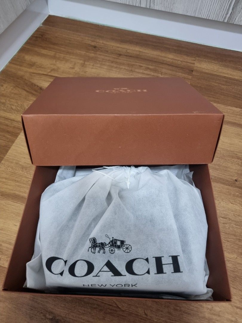 Coach outlet bag packaging