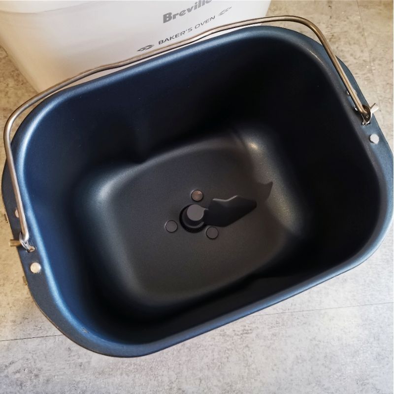 Breville Breadmaker Model BBM100, TV & Home Appliances, Kitchen