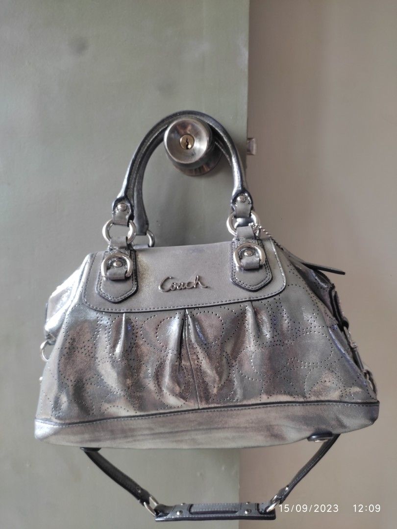 Creme and Beige Coach Tote Purse Bag Silver Hardware | Coach tote, Tote  purse, Purses