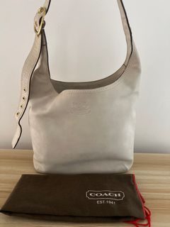 Coach pure leather shoulder bag in off White