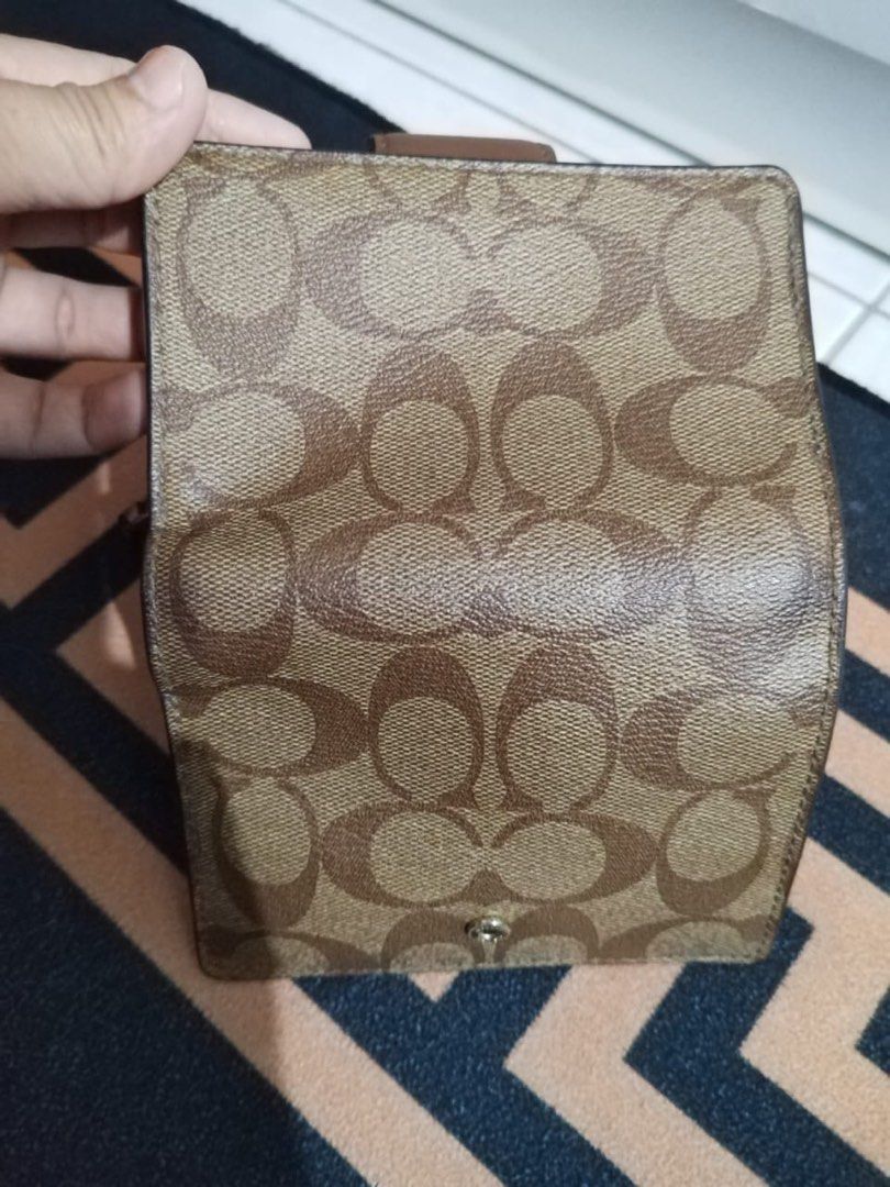 Purse outlet top near me