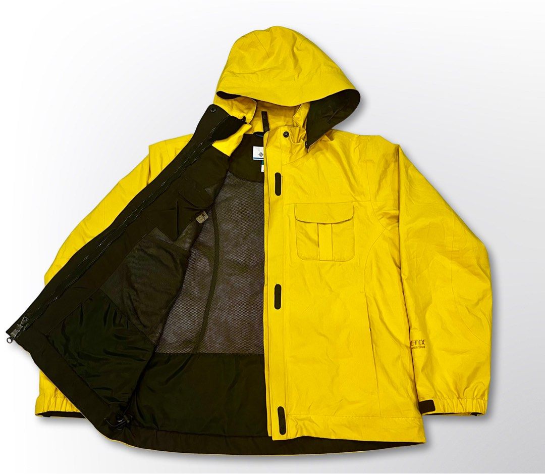 Columbia Gore-Tex Jacket (Category: Activewear) located in Davao. Submitted by jamnzhynapao (Listing ID 1254910958, Image 2). Description: COLUMBIA GORE-TEX JACKET No damages or issues Color rate: 10/10 Large on Tag 17”x23”.