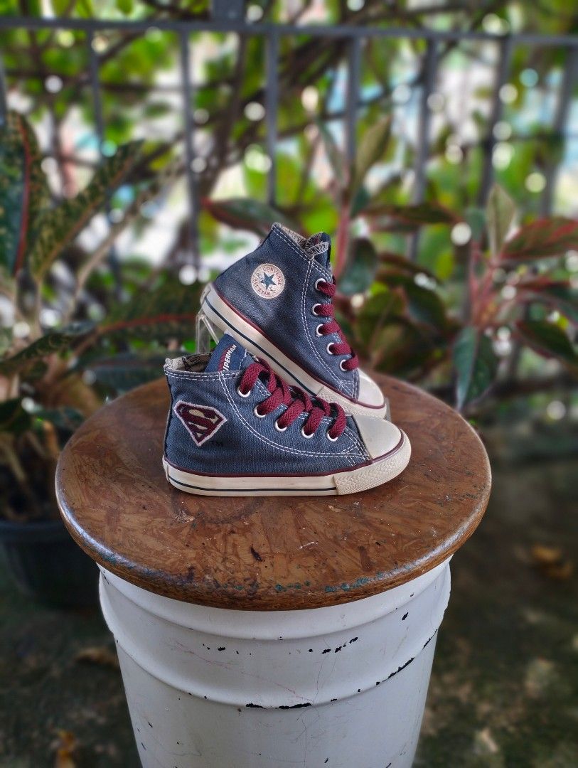 Converse store superman logo