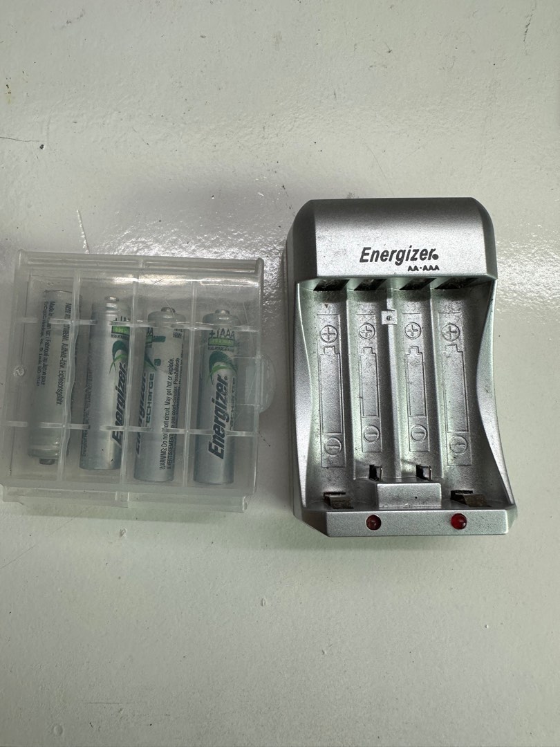 Energizer Original rechargeable batteries 4pcs AAA with charger, Mobile