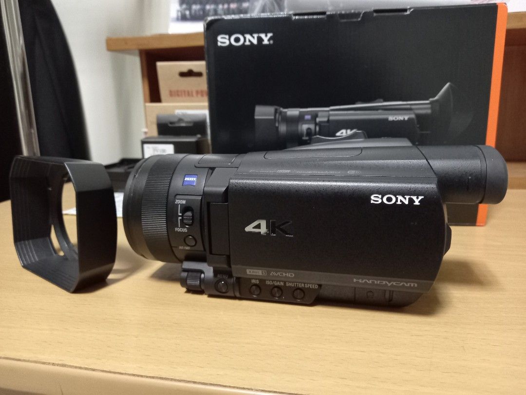 SONY 4K錄影機-FDR-AX700 ～ 新竹／高鐵站面交［高鐵標準來回票 我幫你付］此價格買到一台保固內相機很划算！其它賣家相機過保還比較貴！