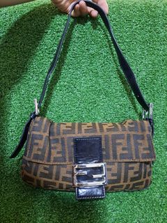 Vintage Fendi Zucca Pochette Baguette Black, Luxury, Bags & Wallets on  Carousell