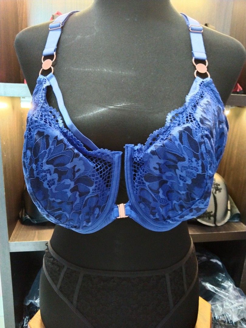 Figleaves Curve Lace & Fishnet Front Fastening Bra in Shoking Blue