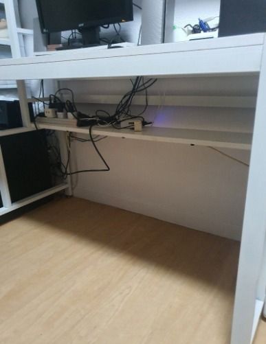**Free TV console** Computer Table/Desk, White, Furniture & Home Living ...