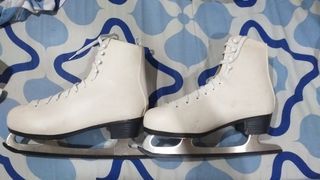 Genuine Leather Figure skating shoes / Ice skating shoes - Size 7/40 - NOT USED (RUSH)