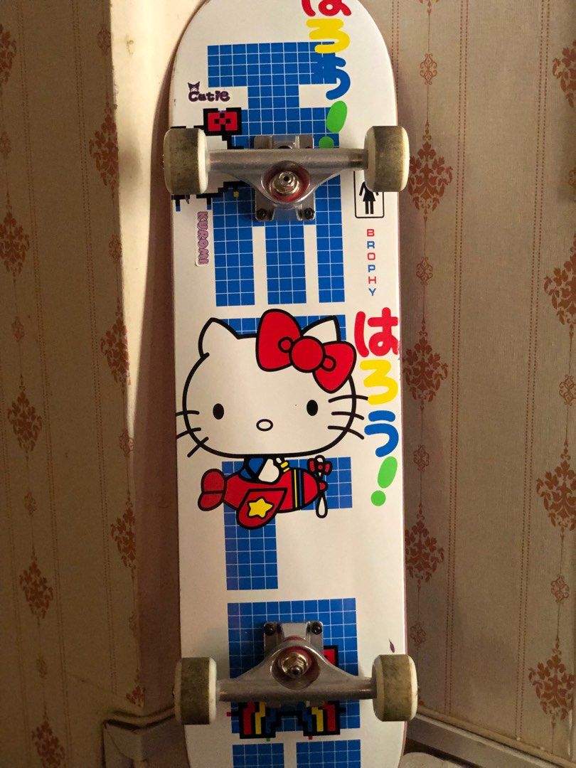 GIRL Hello Kitty Skateboard, Sports Equipment, Sports & Games, Skates