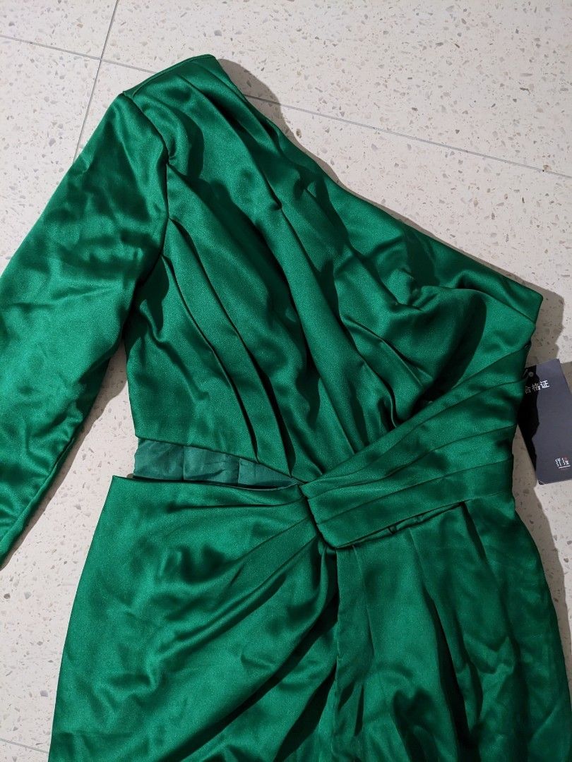 Glamorous green satin evening prom dress size S Women s Fashion