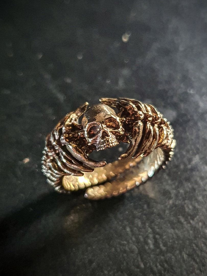 Men on sale hear ring