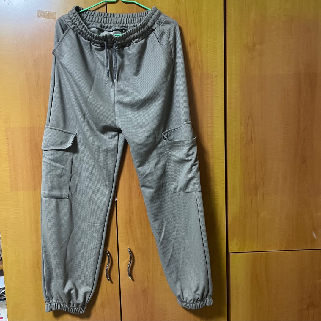 Grey Cargo Pants, Women's Fashion, Bottoms, Other Bottoms on Carousell