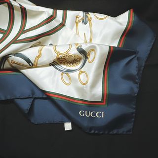 日本二手正品Gucci大logo經典款絲巾 Gucci絲巾Gucci領巾Gucci圍巾 精品絲巾 精品領巾vintage