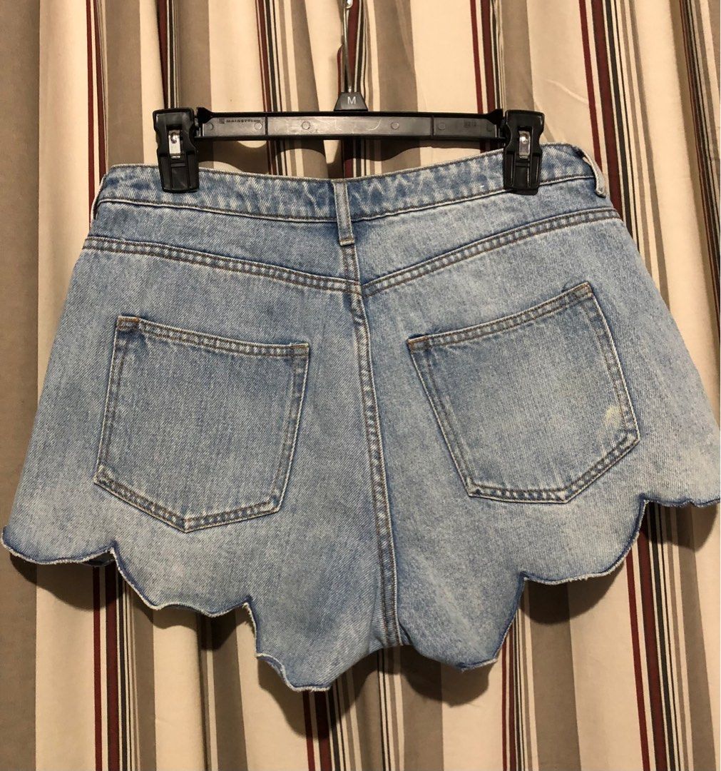 H&m scalloped deals shorts