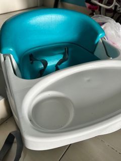 Ingenuity Baby Base ( Baby portable chair)