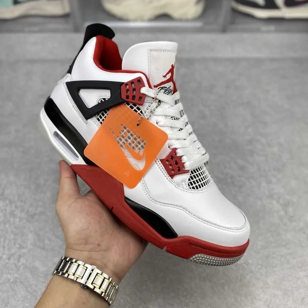 Jordan 4 Retro Fire Red (Category: Sneakers) located in Caloocan City. Submitted by tinderkani10074 (Listing ID 1254880370, Image 3). Description: Brand new Wear the original shoebox Very perfect.