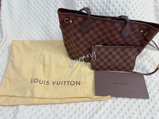 Original LV Neverfull Pouch MM, Luxury, Bags & Wallets on Carousell