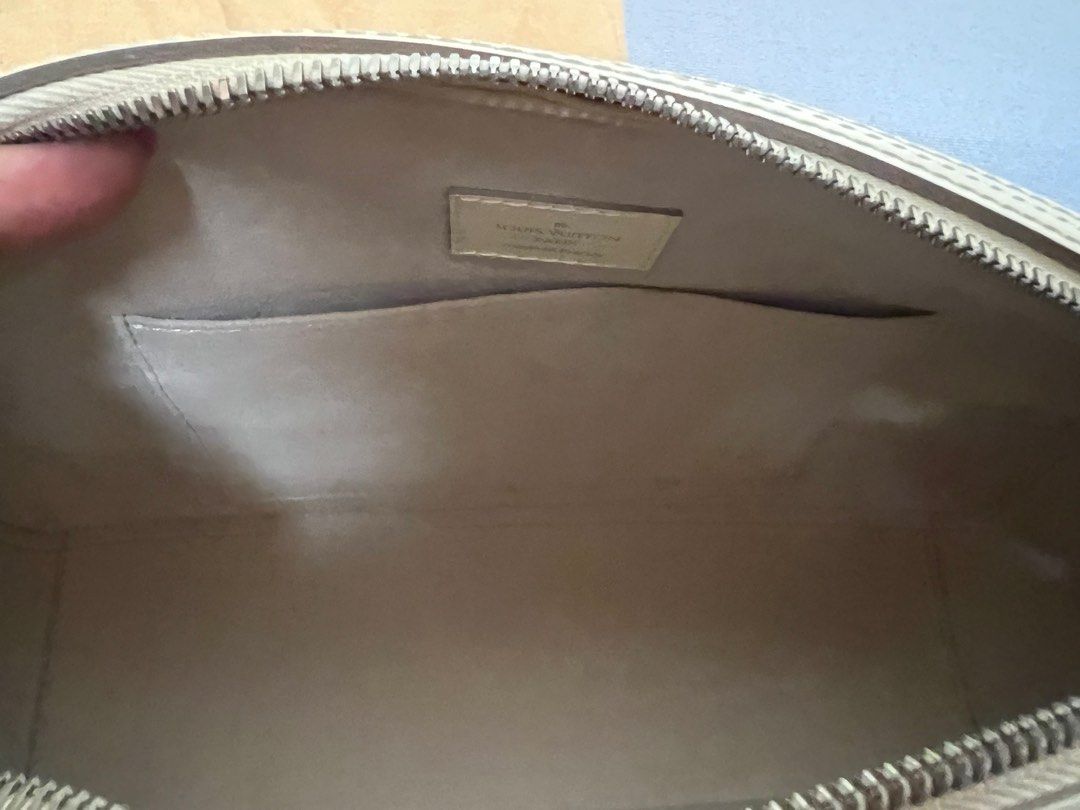 LV off white Epi leather (Category: Luxury Bags & Wallets) located in Makati City. Submitted by travelbag (Listing ID 1254851247, Image 2). Description: Like new off white Epi leather with dust bag.