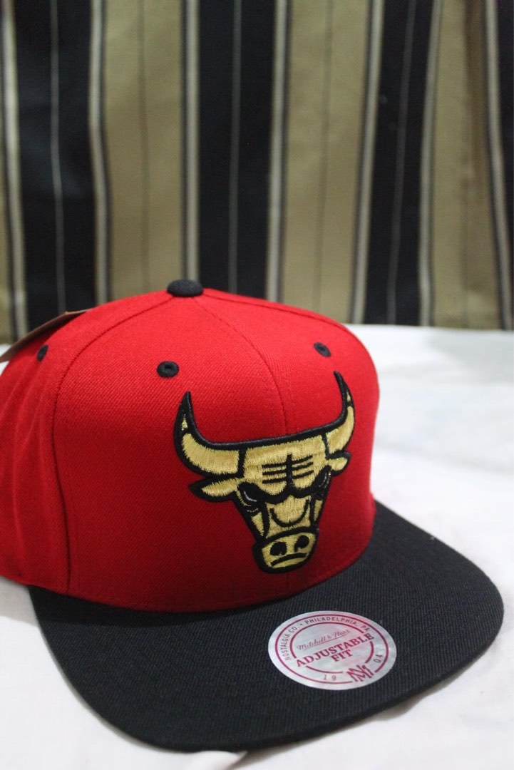 Black and gold chicago bulls snapback hot sale