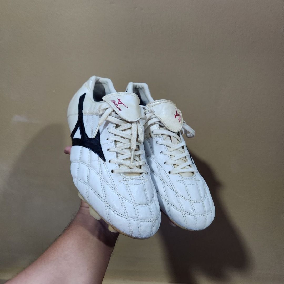 Mizuno wave ghost striker 2025