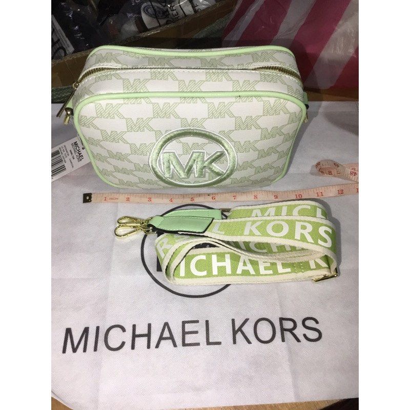 Michael kors MK bucket bag, Luxury, Bags & Wallets on Carousell