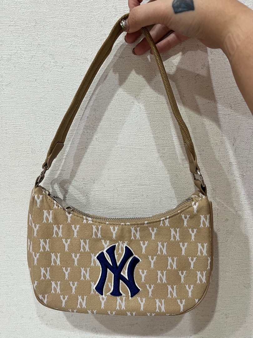 Tas ny MLB Monogram Emboss Hobo Bag